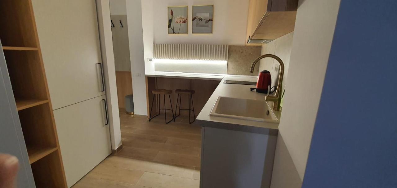 City Center Chic Studio Boekarest Buitenkant foto